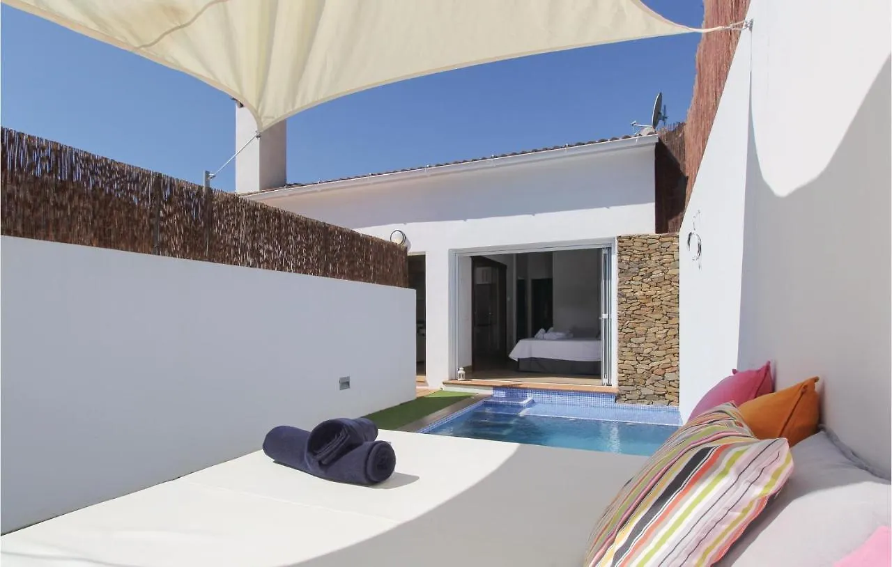 Gorgeous Home In Sayalonga With Wifi Ferienhaus